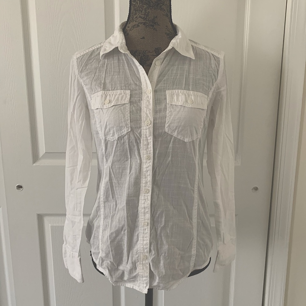 Caslon long sleeves lightweight cotton shirt.